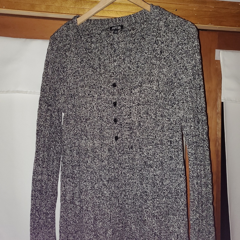 apt 9 sweater